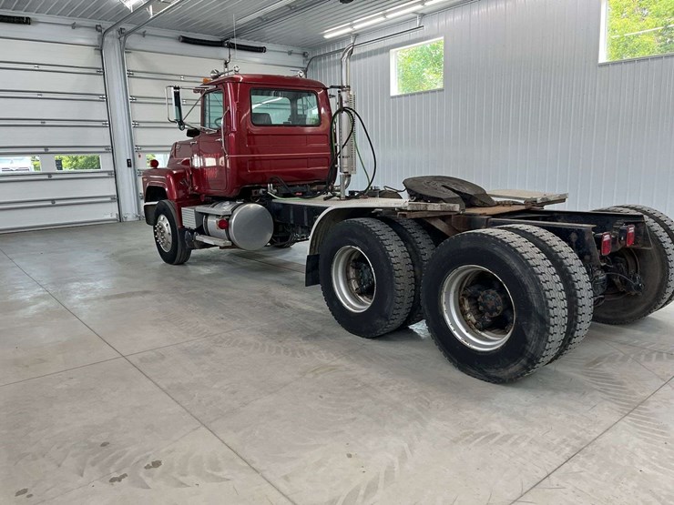 1987-mack-rs686lst-image-3