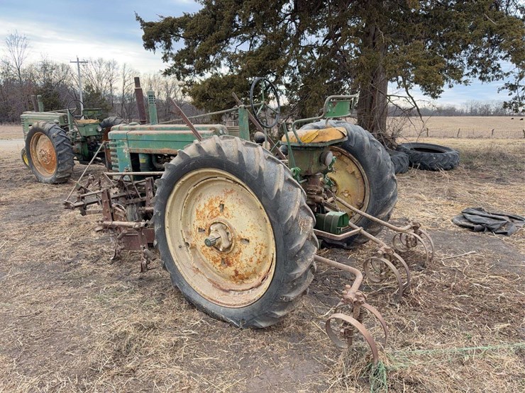 john-deere-b-image-3