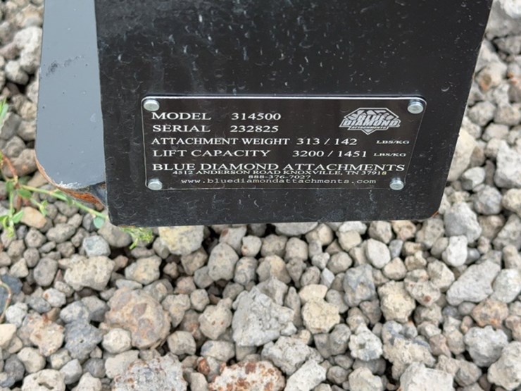 #2067-•-blue-diamond-48"-skid-steer-brick-image-3
