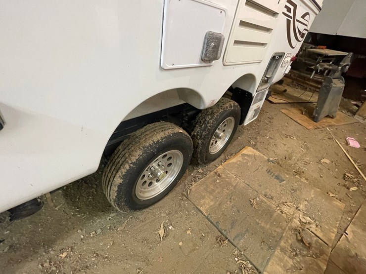 #7001-•-2018-escape-5.0-ta-5th-wheel-camper-(has-mn-title-in-dealy)-image-18