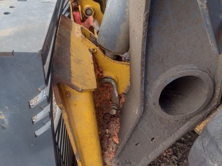 deere-325g-image-18