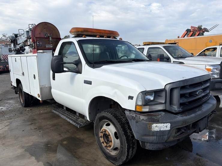 2003-ford-f550-image-2