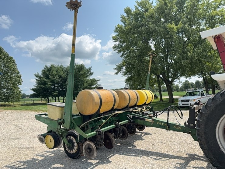 john-deere-7000-image-7