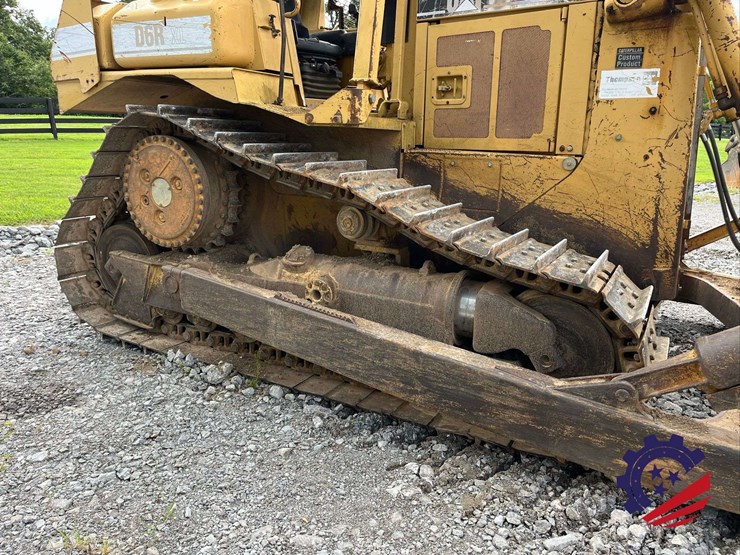 caterpillar-d6r-xl-image-16