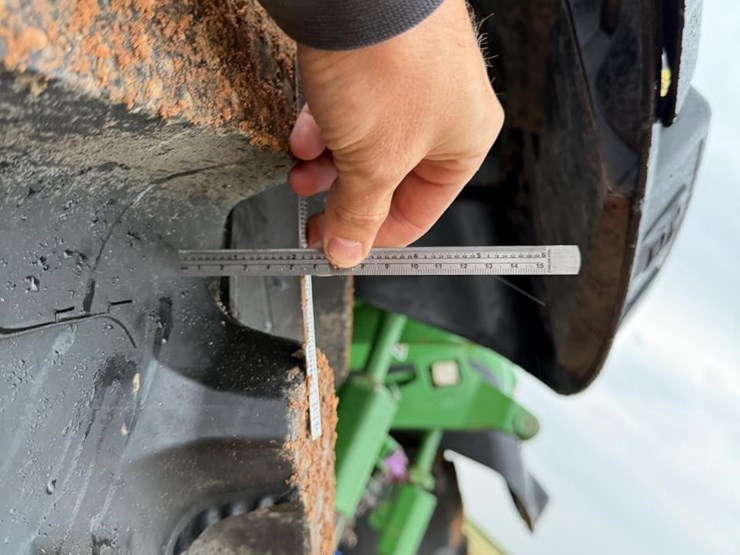 2012-john-deere-7230r-image-18