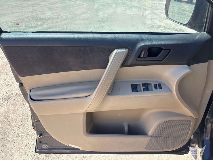 2008-toyota-highlander-image-12