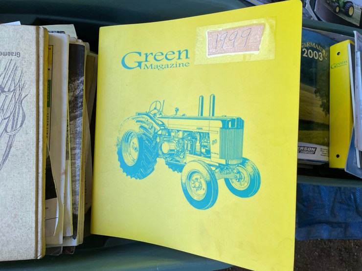 #4714-•-assortment-of-tractor-magazines-image-3