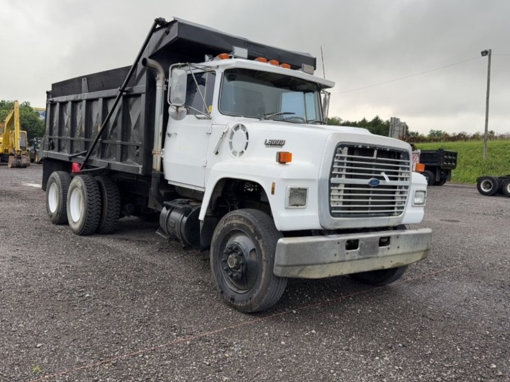 1989-ford-l8000-image-3