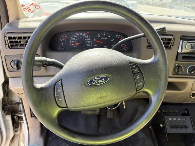 2004-ford-f350-image-17
