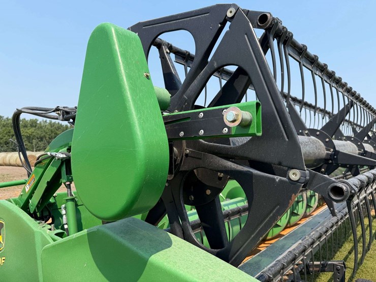 john-deere-630f-image-22