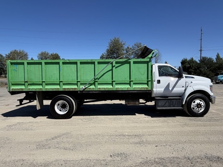 2021-ford-f650-image-4