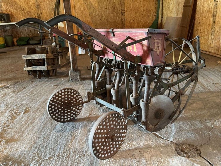 very-nice-original-van-brunt-model-v-grain-drill-image-3