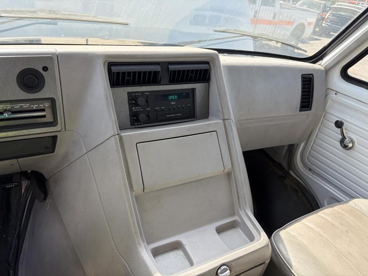 1995-chevrolet-g20-image-15