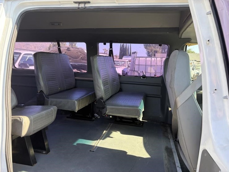 2007-ford-e250-image-13