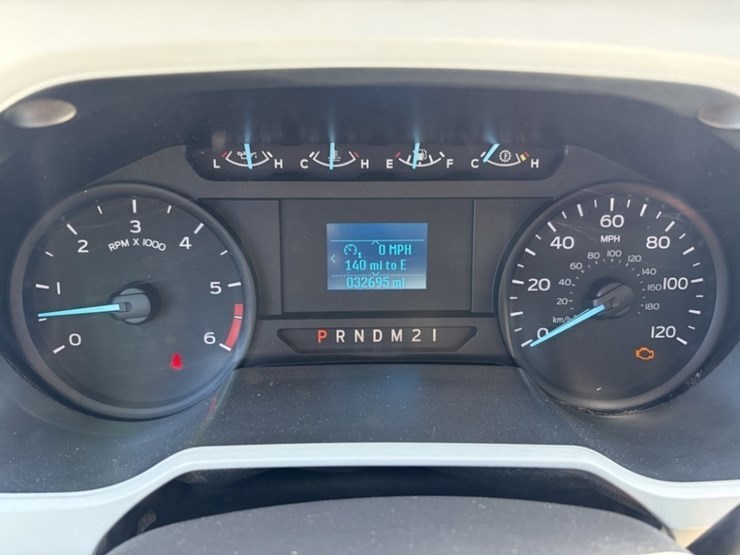 2021-ford-f650-image-25