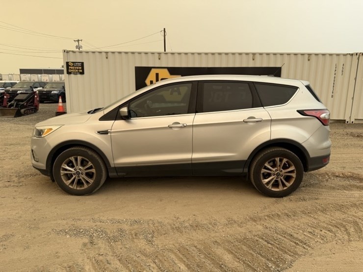 2017-ford-escape-se-image-7