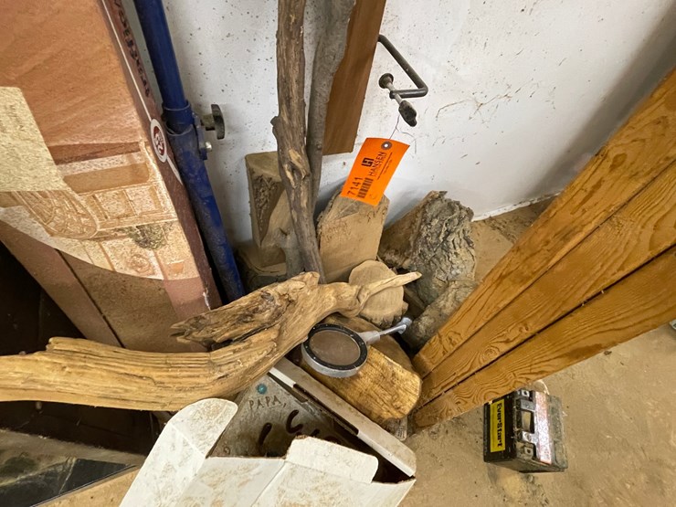 #7141-•-contents-of-wall-image-7