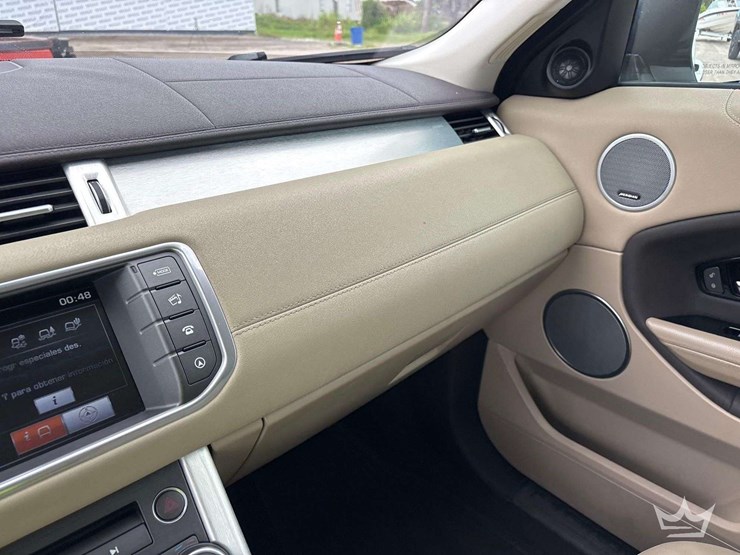 2016-land-rover-range-rover-image-21
