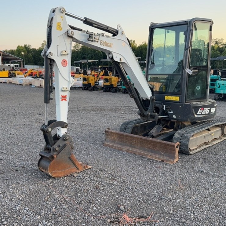 BOBCAT E26