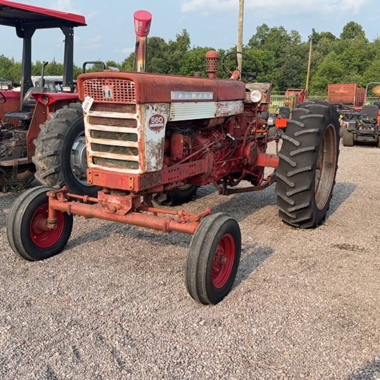 #3047 • MCCORMICK FARMALL 560 TRACTOR