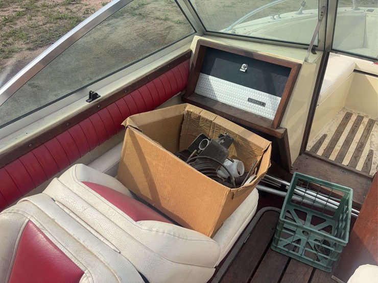 18’-cobalt-boat-and-trailer-image-30