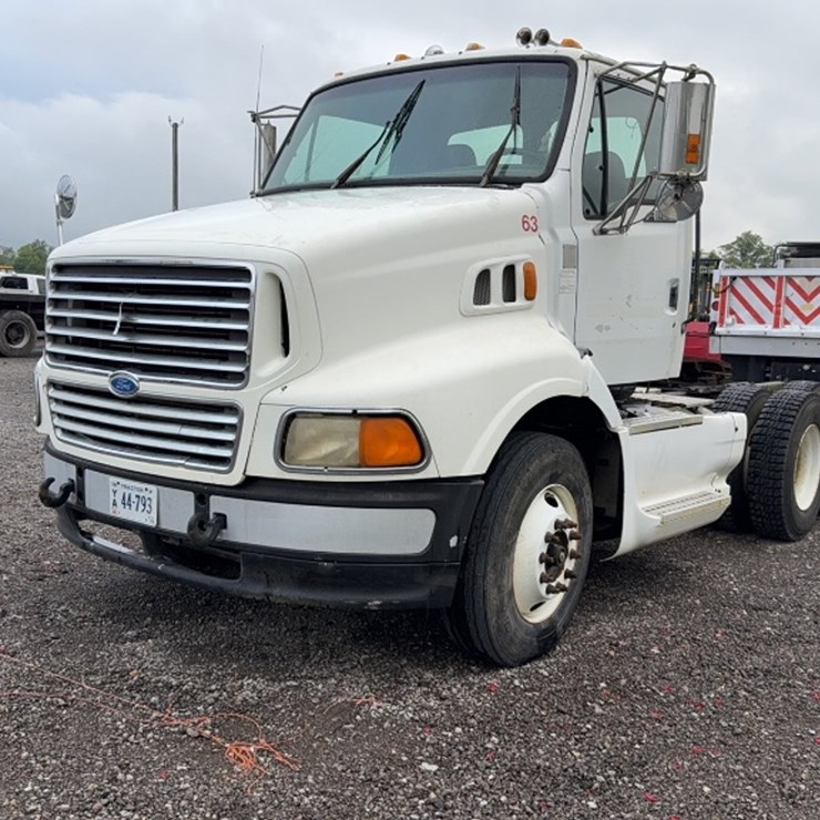 1997 FORD TRACTOR