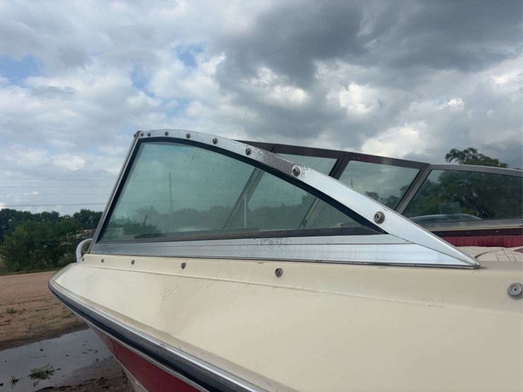 18’-cobalt-boat-and-trailer-image-40