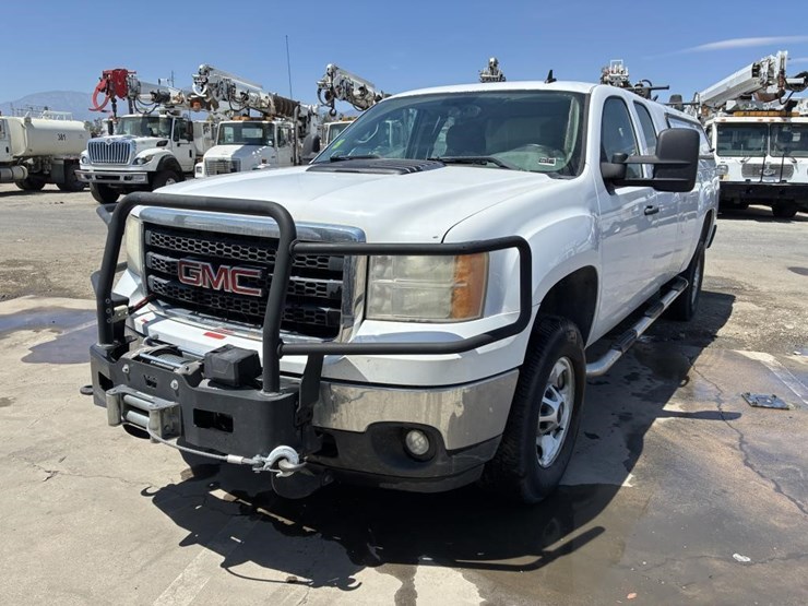 2012-gmc-sierra-2500hd-image-1