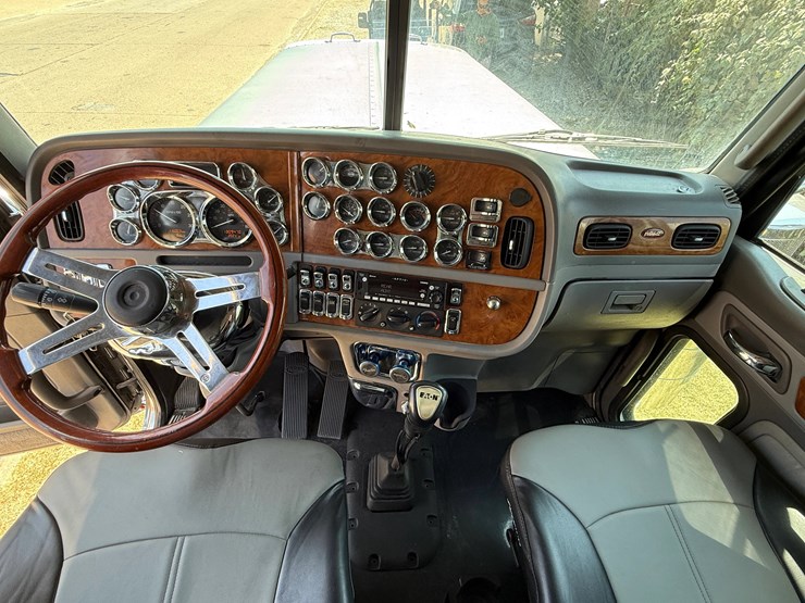 2006-peterbilt-379-image-25