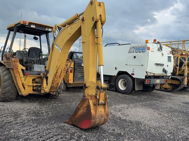 caterpillar-416c-image-13