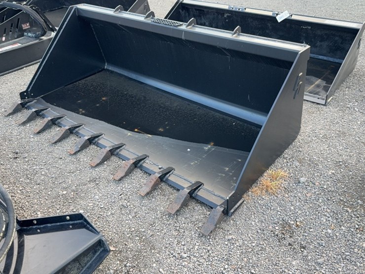 #2028-•-blue-diamond-84"-skid-steer-tooth-bucket-image-2