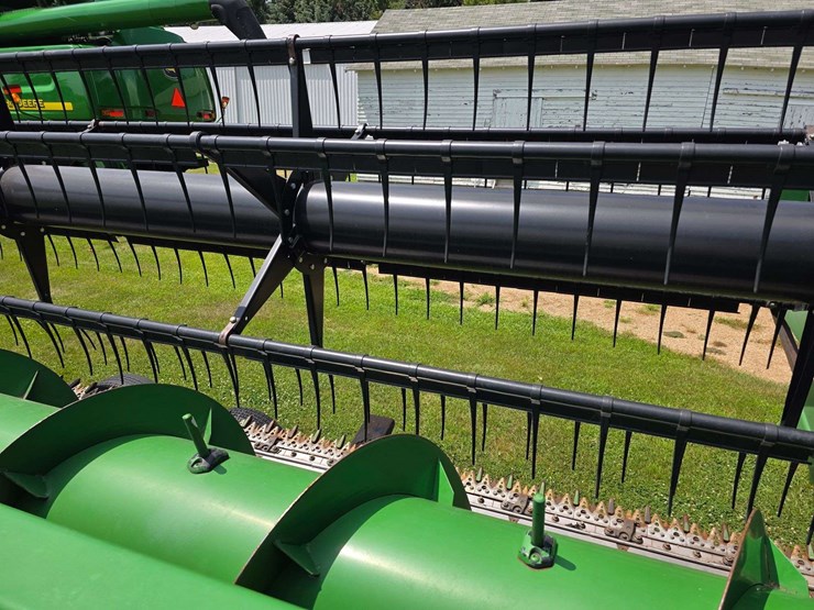 2013-john-deere-630f-image-27