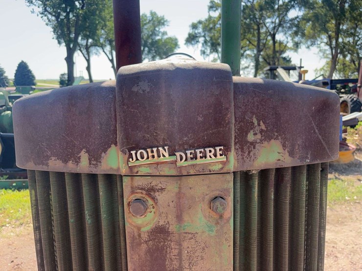 john-deere-70-image-10