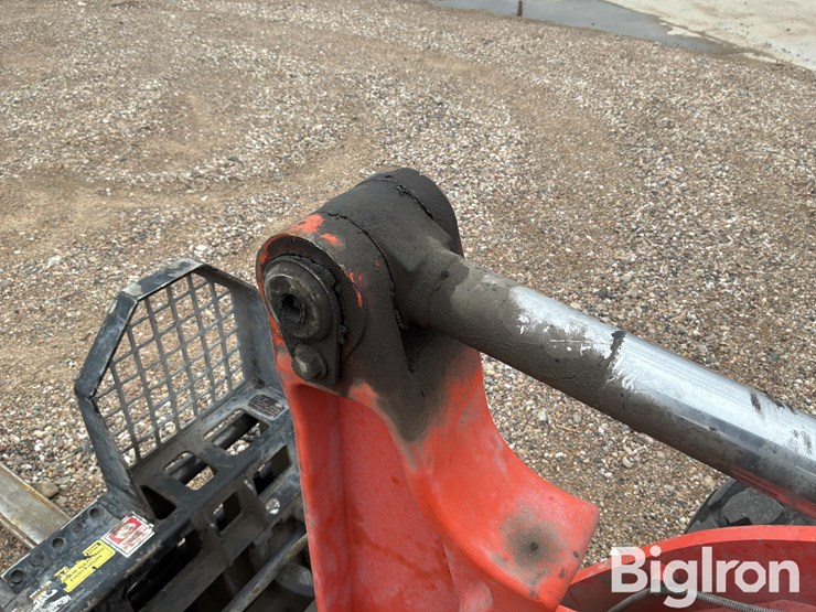2019-kubota-r630-image-15