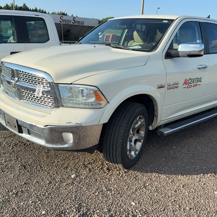 2016 DODGE 1500