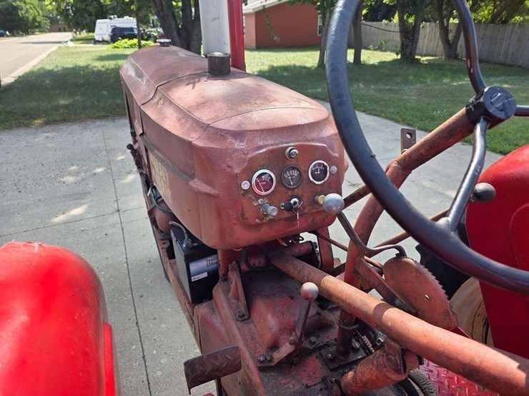 1951-massey-ferguson-44-image-29