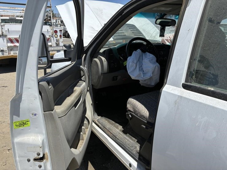 2012-gmc-sierra-2500-image-25