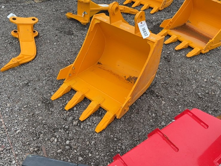 caterpillar-305-image-2