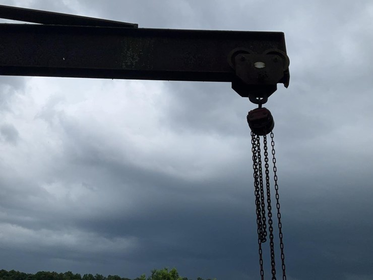 #135-•-1/2-ton-crane-hoist-image-4
