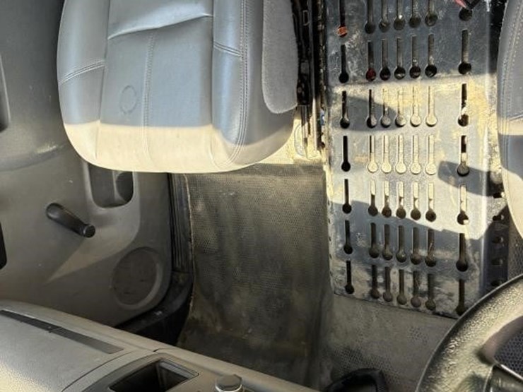 2011-chevrolet-2500-image-18