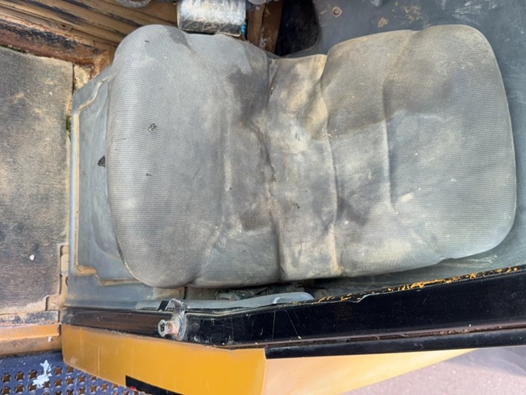 caterpillar-730-image-15