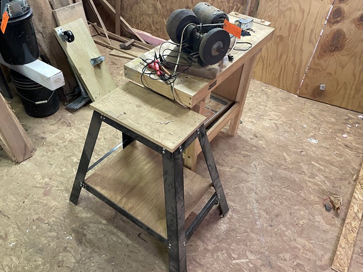 #7133-•-woodworking-table-and-contents-image-4
