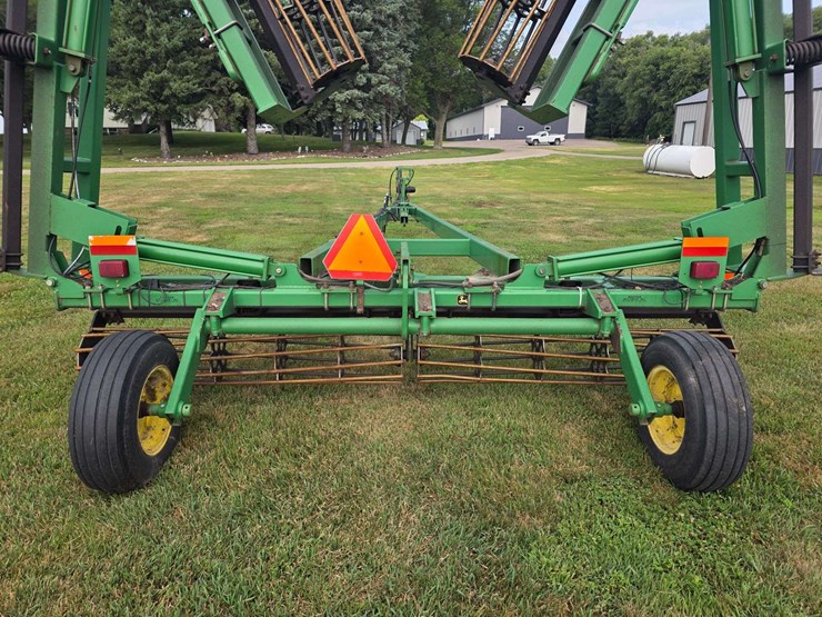 john-deere-200-image-9