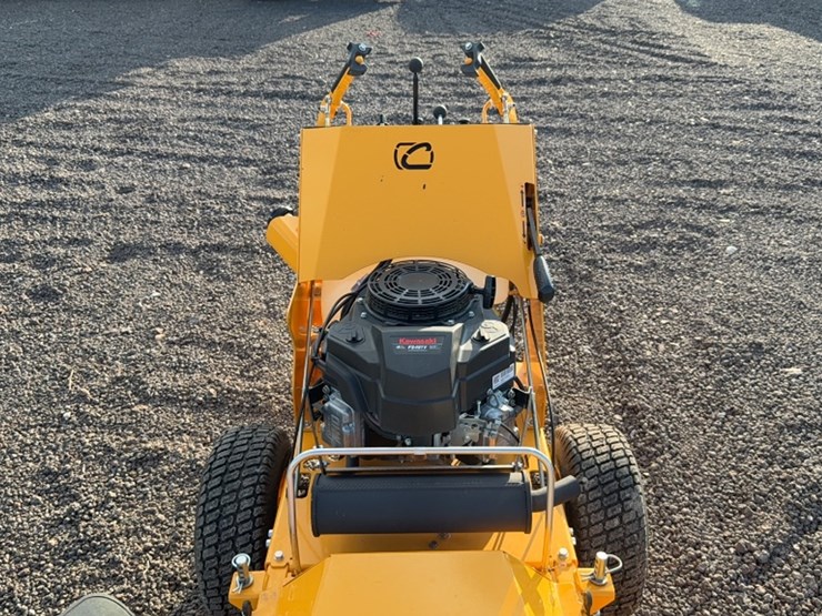 #3072-•-cub-cadet-pro-hw300-walk-behind-mower-image-6