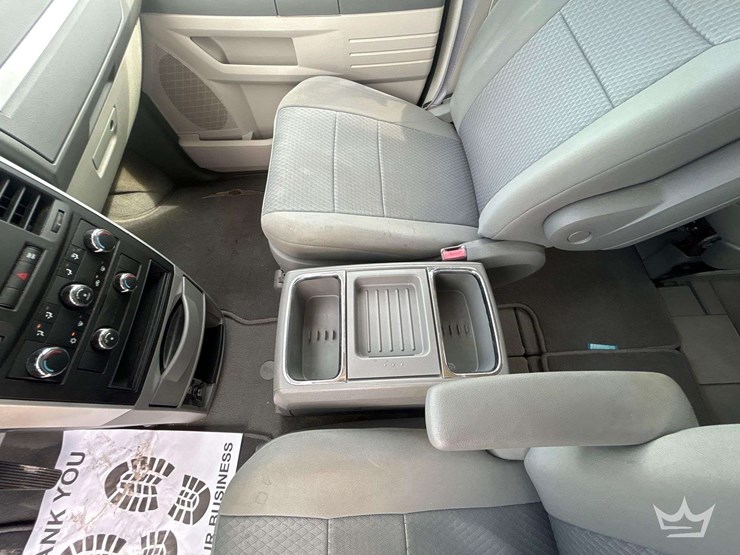 2010-dodge-grand-caravan-image-19