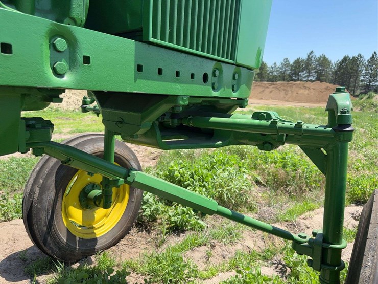 john-deere-3020-image-39