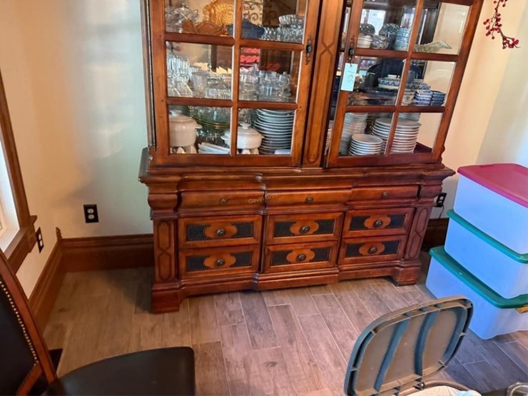 large-glass-door-display-lighted-cabinet-image-2