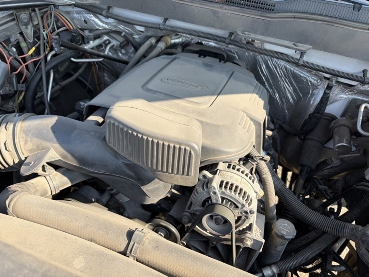2016-chevrolet-silverado-3500-image-18