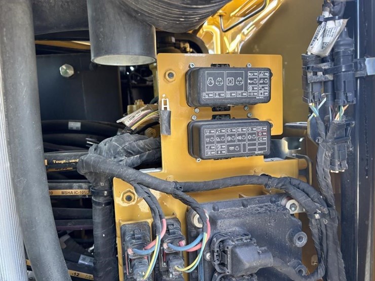 2021-caterpillar-308cr-image-61