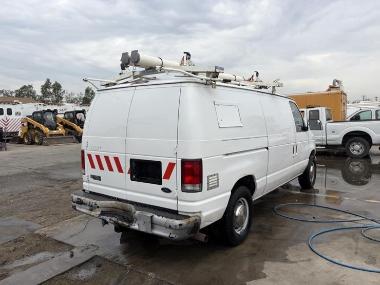 2001-ford-e350-image-3